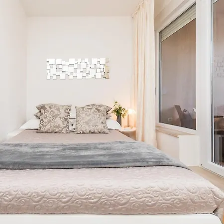 Marina Yacht Apartman Zára