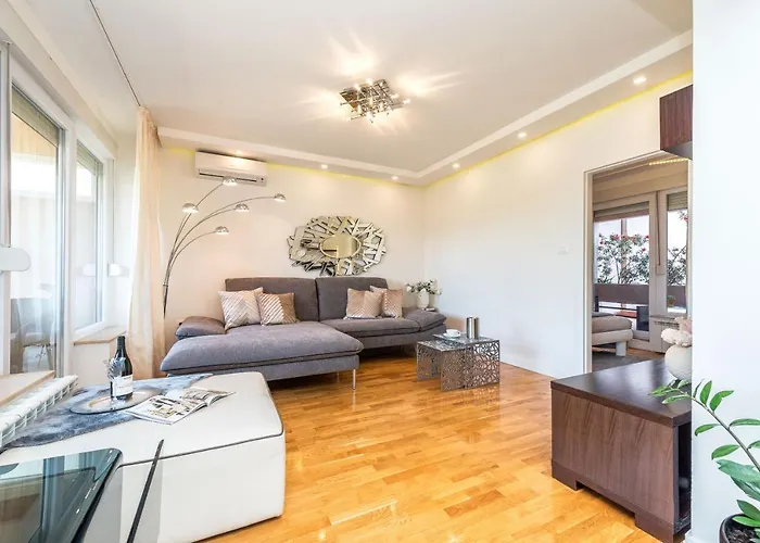Marina Yacht Apartment *