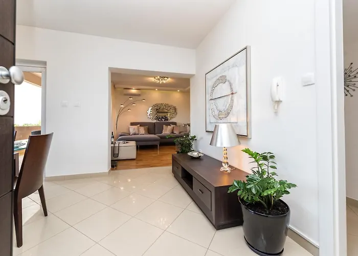 Marina Yacht Apartment *