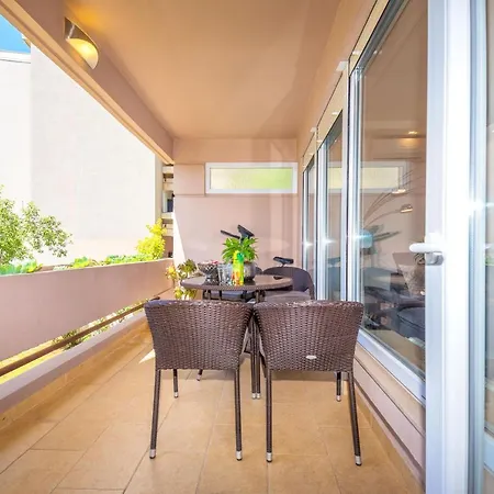 Marina Yacht 자다르