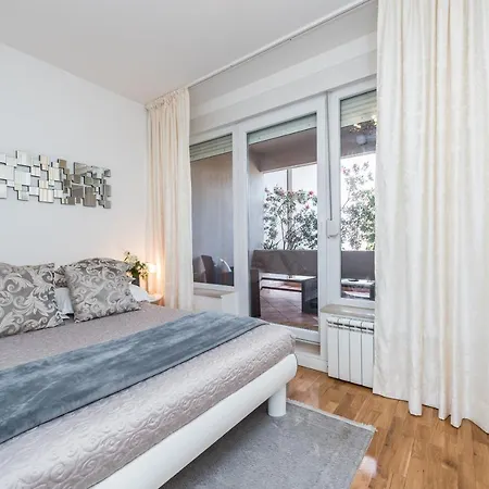 Marina Yacht Apartmán *