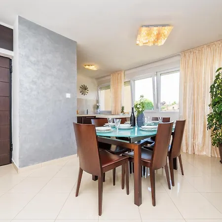 Marina Yacht Apartmán