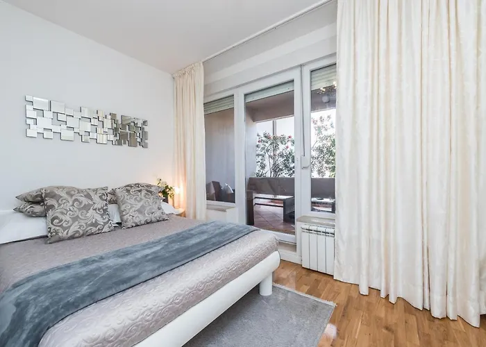 Marina Yacht 아파트 *