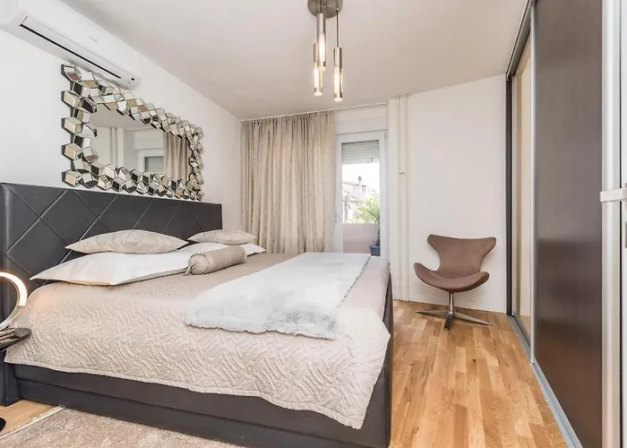 Marina Yacht 아파트