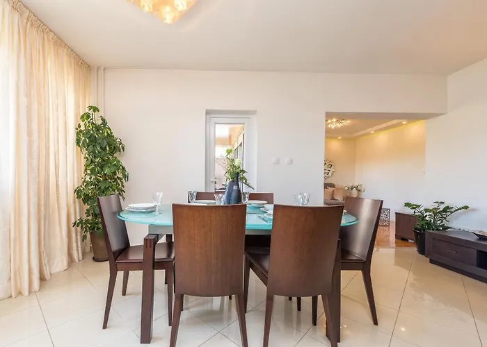 Marina Yacht 아파트 *