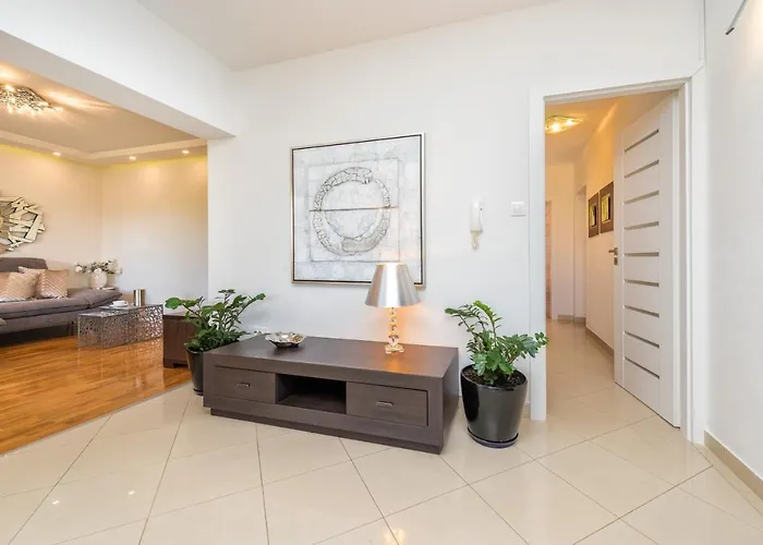 아파트 Marina Yacht 자다르